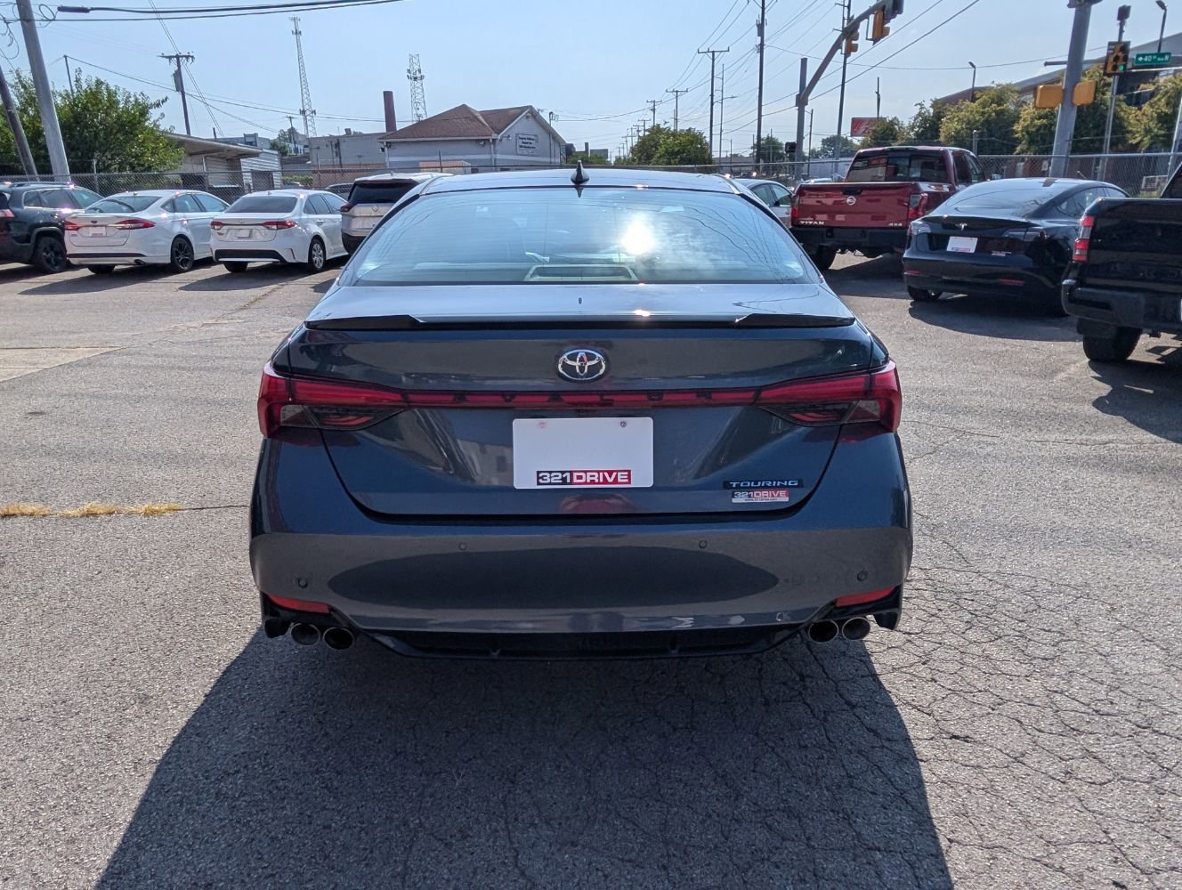 Used 2019 Toyota Avalon Touring FWD image 7