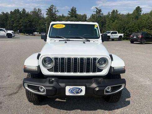 Used 2025 Jeep Wrangler Unlimited Sahara AWD/4WD image 2
