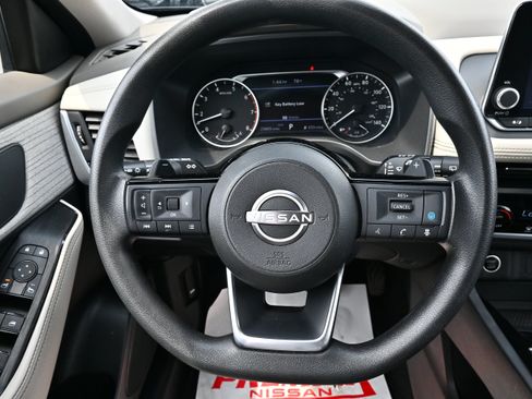 Certified 2023 Nissan Rogue SV AWD/4WD image 17