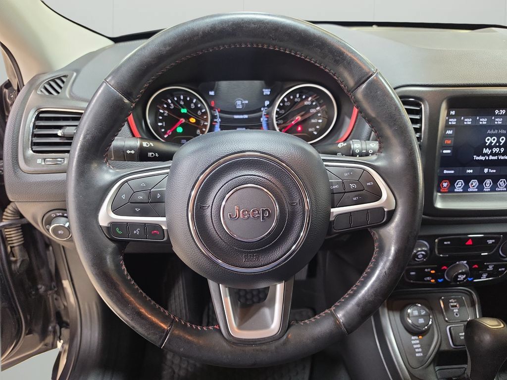 Used 2020 Jeep Compass Trailhawk w/ Leather Interior Group AWD/4WD image 16