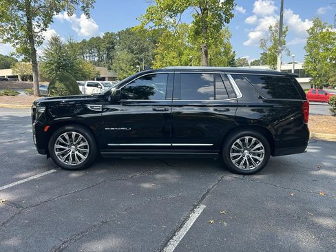 Used 2022 GMC Yukon Denali w/ Denali Premium Package AWD/4WD image 2