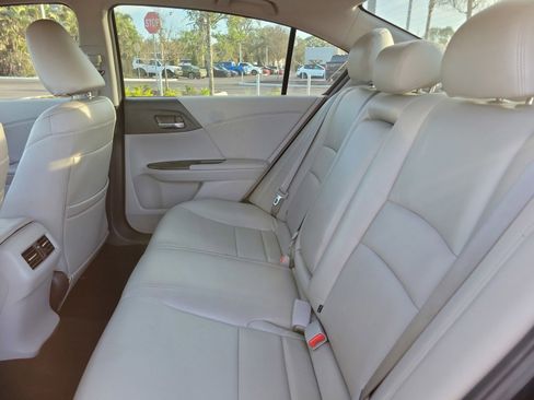 Used 2015 Honda Accord EX image 29