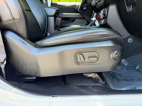 Used 2024 Jeep Wrangler Unlimited Rubicon 4xe AWD/4WD image 36