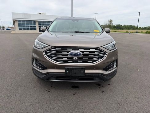 Used 2019 Ford Edge Titanium w/ Equipment Group 301A AWD/4WD image 2