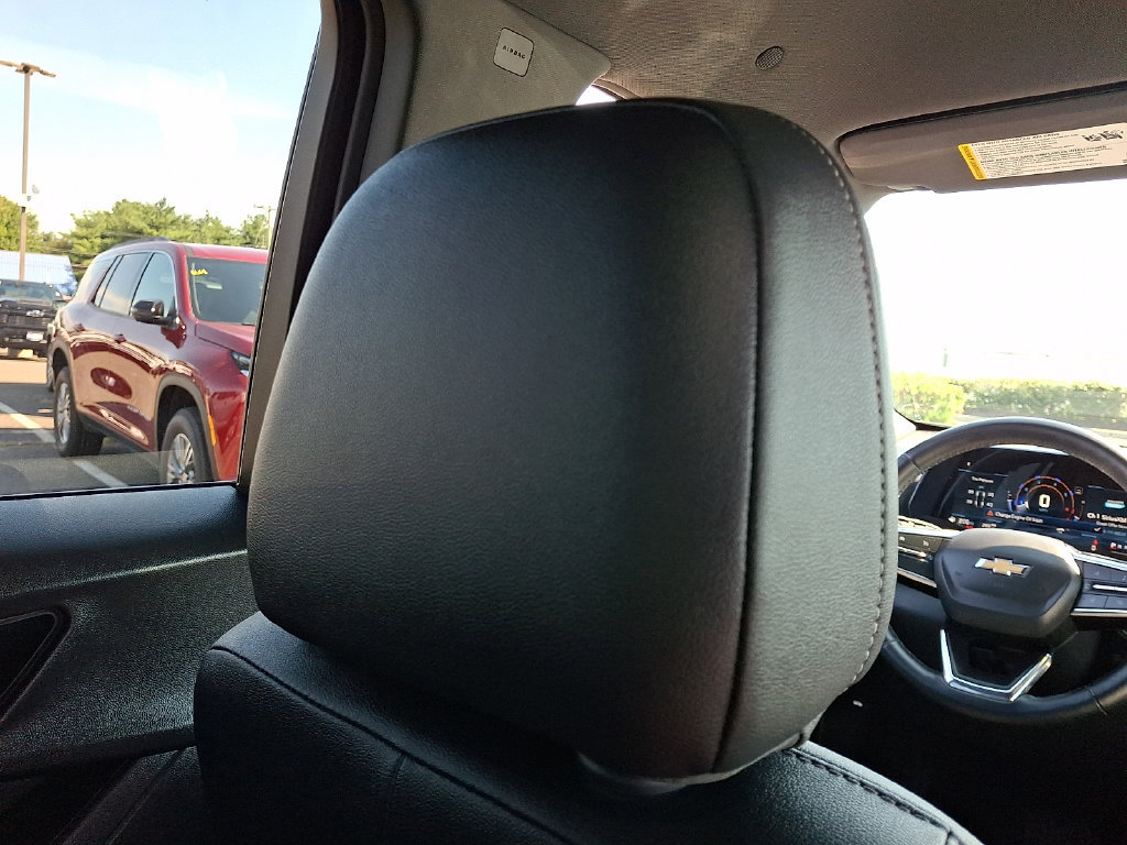 Used 2025 Chevrolet Equinox LT w/ Convenience Package II AWD/4WD image 14