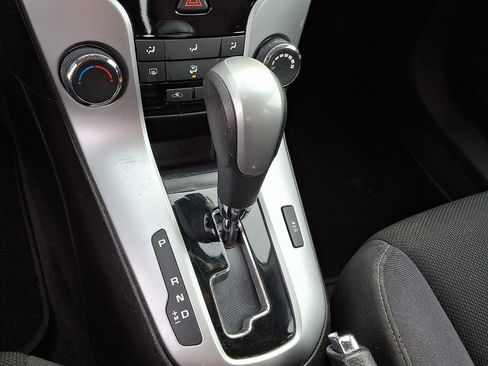 Used 2015 Chevrolet Cruze LT image 14