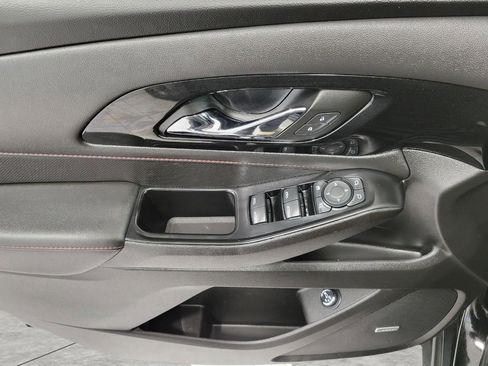 Used 2023 Chevrolet Traverse RS image 25