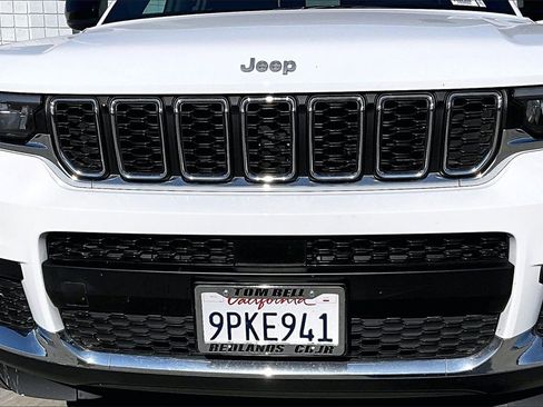 Certified 2024 Jeep Grand Cherokee L Laredo image 30