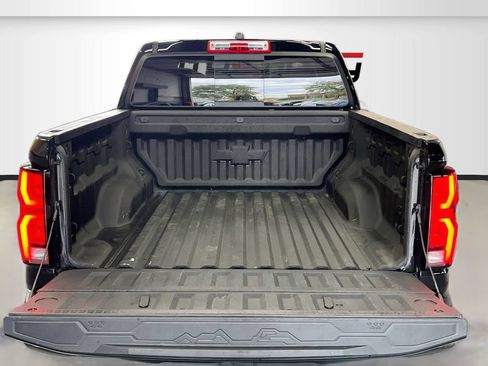 Used 2024 Chevrolet Colorado Z71 w/ Z71 Convenience Package 2 AWD/4WD image 26