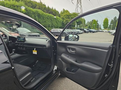 New 2027 Honda HR-V LX image 12