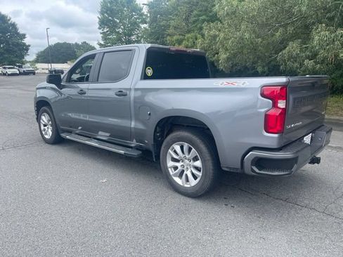 Used 2020 Chevrolet Silverado 1500 Custom w/ Custom Value Package AWD/4WD image 3