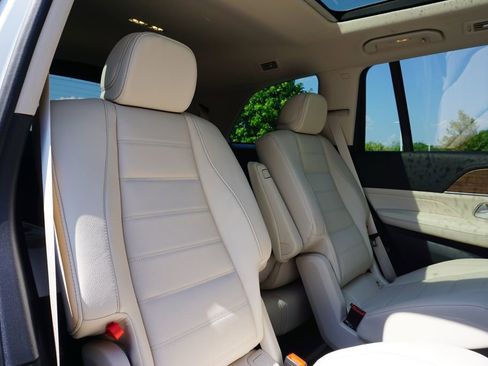 New 2026 Mercedes-Benz GLS 450 4MATIC image 44