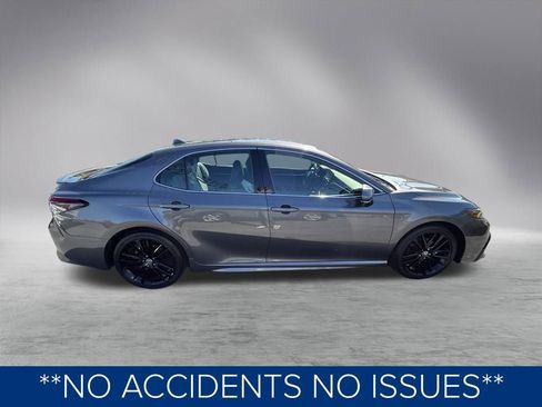 Used 2023 Toyota Camry XSE image 3