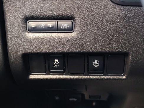 Certified 2024 Nissan Murano SV w/ SV Midnight Edition Package FWD image 27