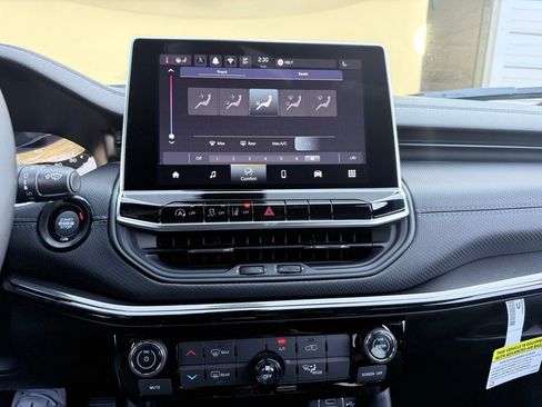 New 2026 Jeep Compass Latitude image 15