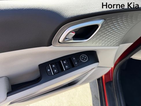 Certified 2022 Kia Soul LX image 11