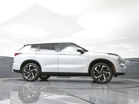 Used 2024 Mitsubishi Outlander SE image 51
