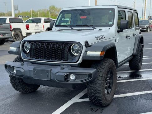 Used 2025 Jeep Wrangler Unlimited Sport AWD/4WD image 11