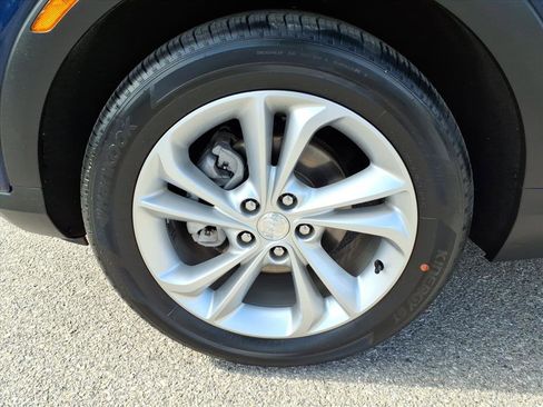 Used 2023 Buick Encore GX Preferred w/ Cold Weather Comfort Package FWD image 11