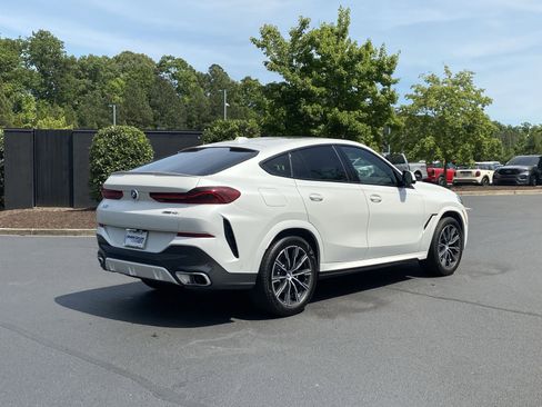 Used 2024 BMW X6 xDrive40i w/ Parking Assistance Package AWD/4WD image 3