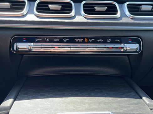 Certified 2022 Mercedes-Benz GLE 450 4MATIC w/ Premium Package image 29