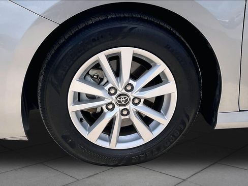 Used 2025 Toyota Camry LE w/ Convenience Package FWD image 11