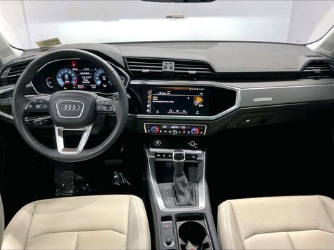 Certified 2025 Audi Q3 2.0T Premium w/ Convenience Package image 18