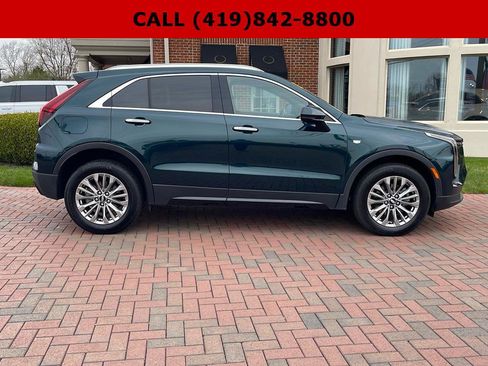 Used 2024 Cadillac XT4 Premium Luxury image 7