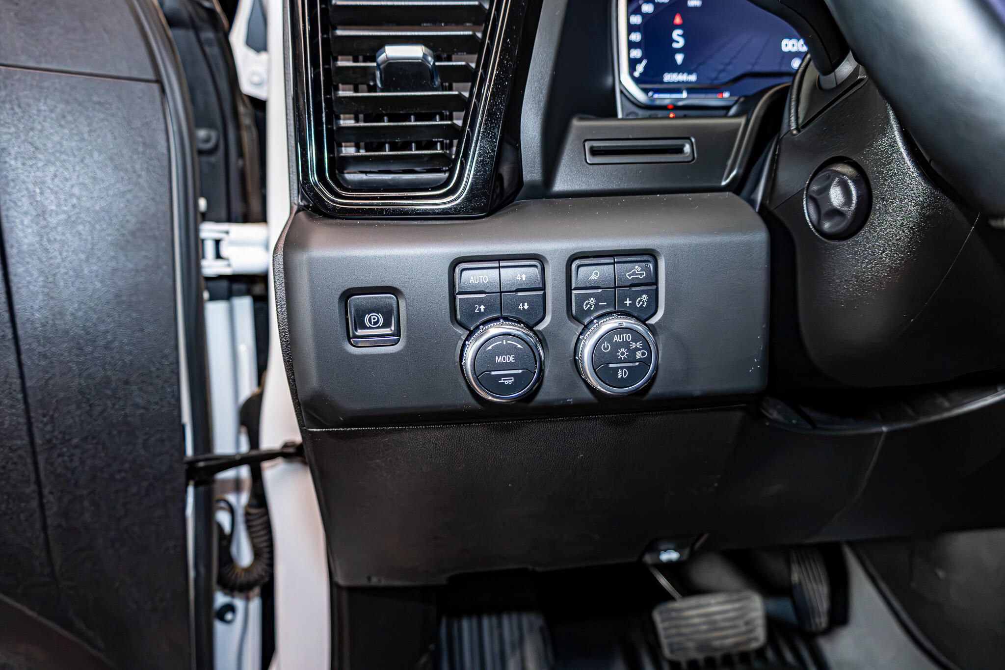 Used 2025 GMC Sierra 1500 AT4 AWD/4WD image 20
