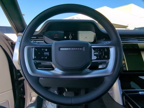 New 2025 Land Rover Range Rover SE image 10