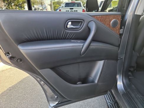 Used 2018 Nissan Armada SL w/ Premium Package image 10