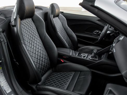 Used 2020 Audi R8 V10 image 35