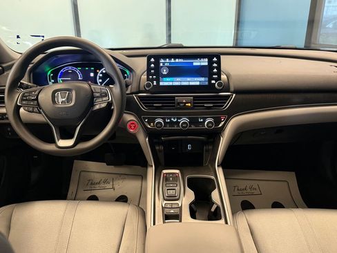 Used 2019 Honda Accord EX image 9