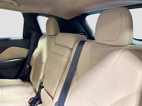 Used 2017 Jeep Cherokee Latitude image 24