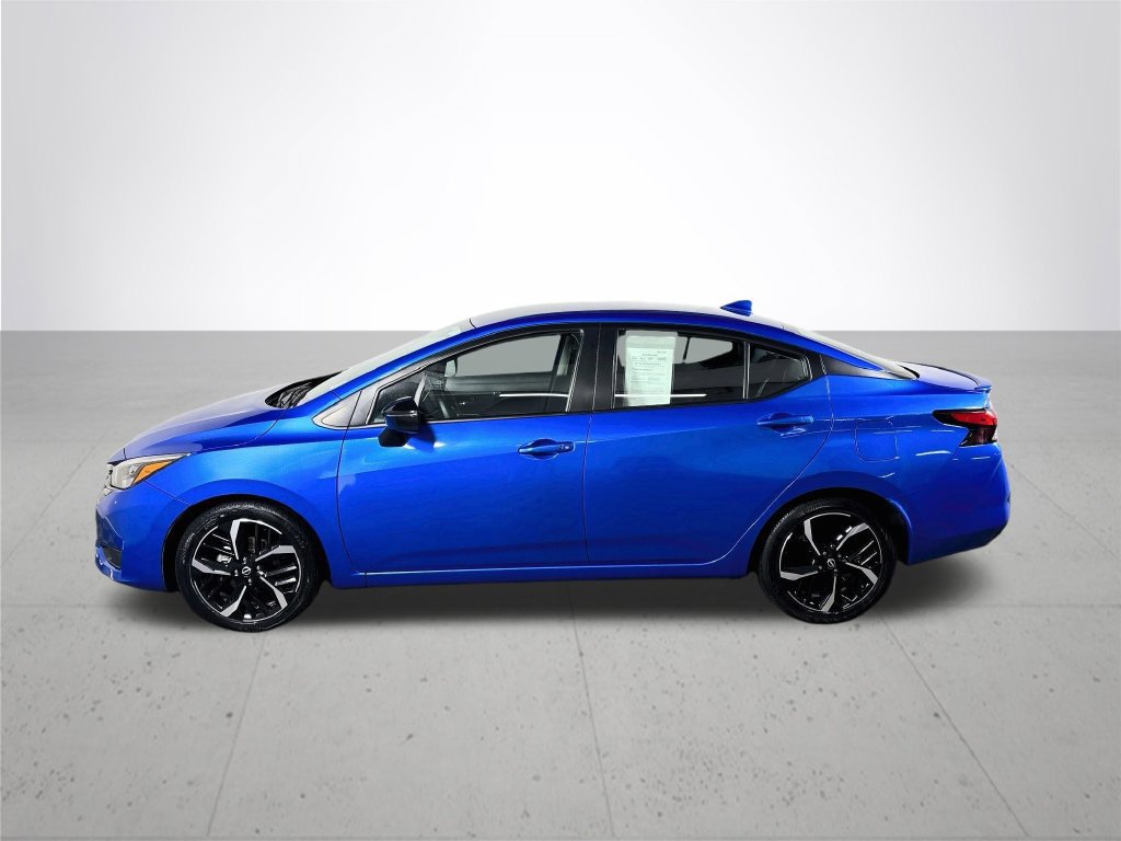 Used 2024 Nissan Versa SR FWD image 9