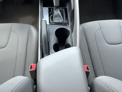 Certified 2025 Hyundai Elantra SE FWD image 21