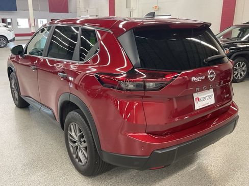 Used 2025 Nissan Rogue S AWD/4WD image 7
