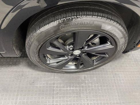 Used 2021 Buick Envision Essence w/ Sport Touring Package AWD/4WD image 20