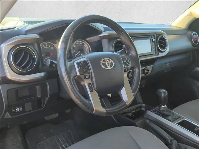 Used 2017 Toyota Tacoma SR5 w/ Tow Package RWD image 10