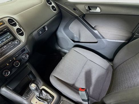Used 2014 Volkswagen Tiguan S FWD image 18