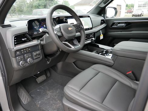 New 2026 Chevrolet Suburban LT w/ Comfort Package AWD/4WD image 10