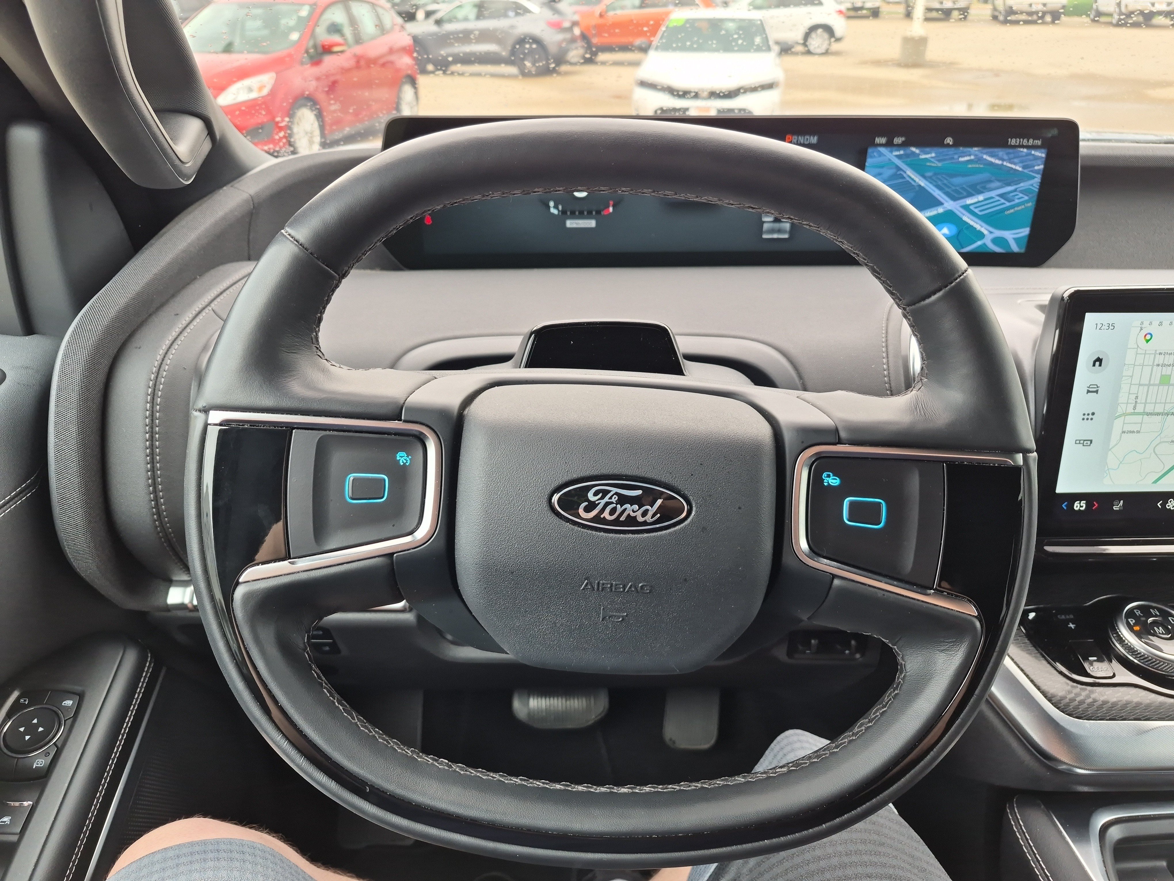 Used 2025 Ford Expedition Platinum w/ Stealth Performance Package AWD/4WD image 18
