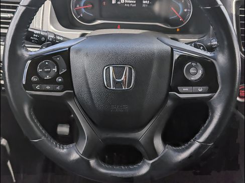 Used 2022 Honda Pilot Touring image 28