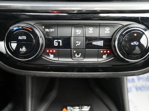 Used 2024 Buick Envista Sport Touring w/ Convenience I Package FWD image 16