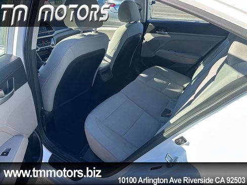 Used 2017 Hyundai Elantra SE FWD image 15
