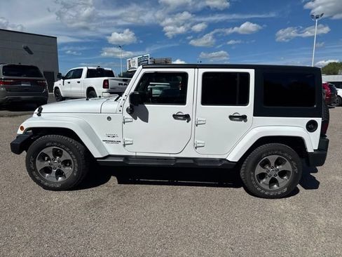 Used 2017 Jeep Wrangler Unlimited Sahara w/ Dual Top Group AWD/4WD image 7