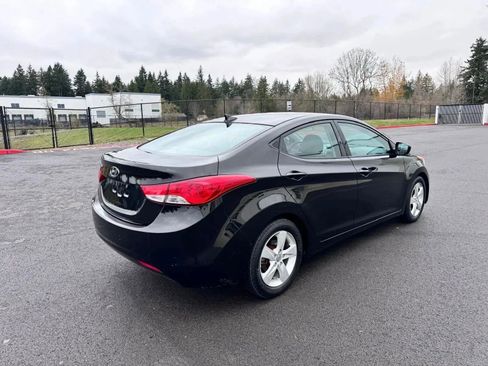 Used 2013 Hyundai Elantra GLS w/ Preferred Pkg image 5