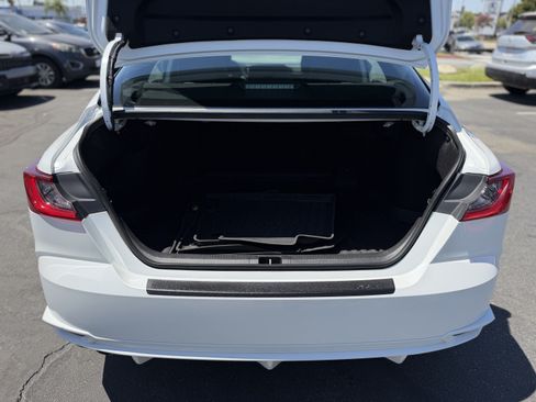 Used 2025 Toyota Camry XSE FWD image 10