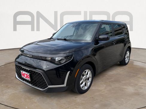 Used 2023 Kia Soul LX w/ Option Group 015 FWD image 6