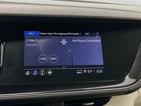 Used 2023 Buick Envision Preferred image 21